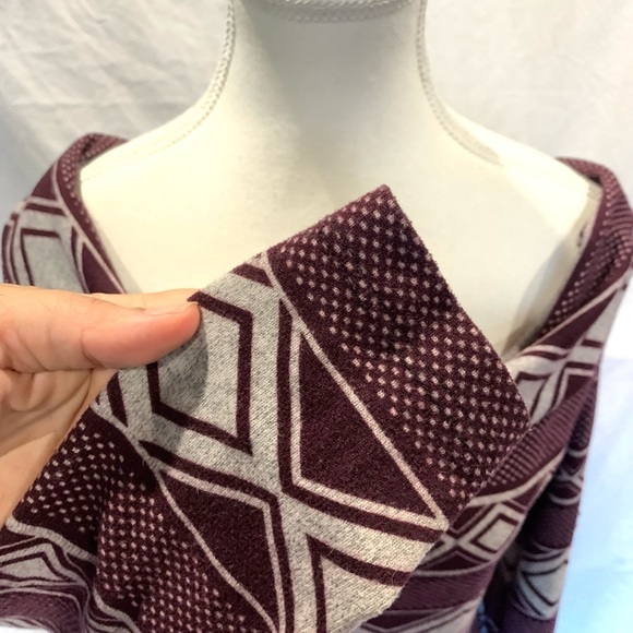 Elegant Burgundy Patterned Women's Sweater Dress Warm but Light weight Sweater - Picture 5 of 9